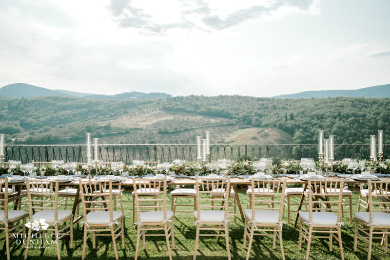 villa_vistarenni_tuscany_italy_reception_table_destination_wedding_cape_cod_photographer_Michelle_dunham_photography_11.jpg