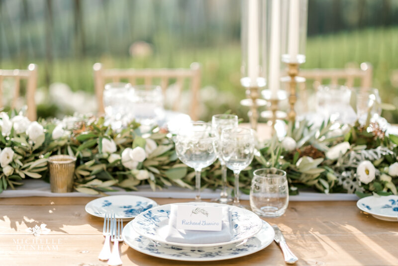 villa_vistarenni_tuscany_italy_reception_table_setting_destination_wedding_cape_cod_photographer_Michelle_dunham_photography_14.jpg